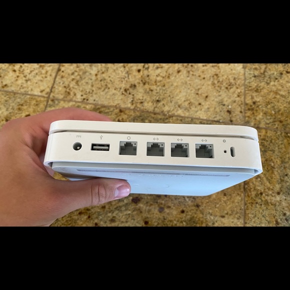 Apple A1408 Airport Extreme Base Station 5th
Gen WirelessRouter and - Picture 8 of 16